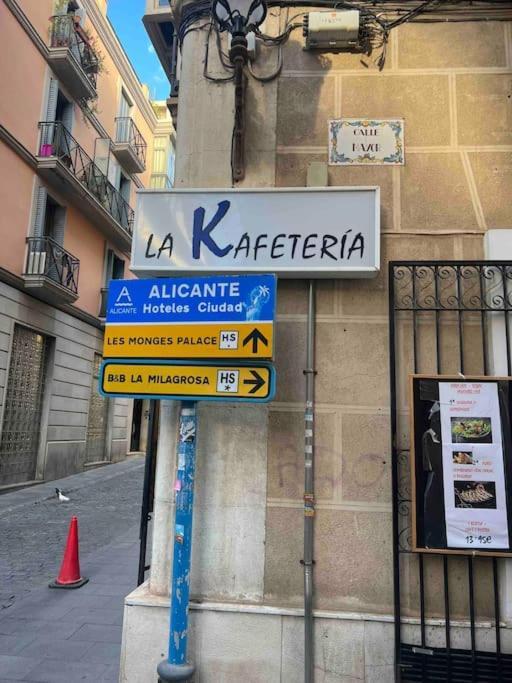 Charming & Spacious Apartment In Historic Centre & Short Walk To Beach Alicante Extérieur photo
