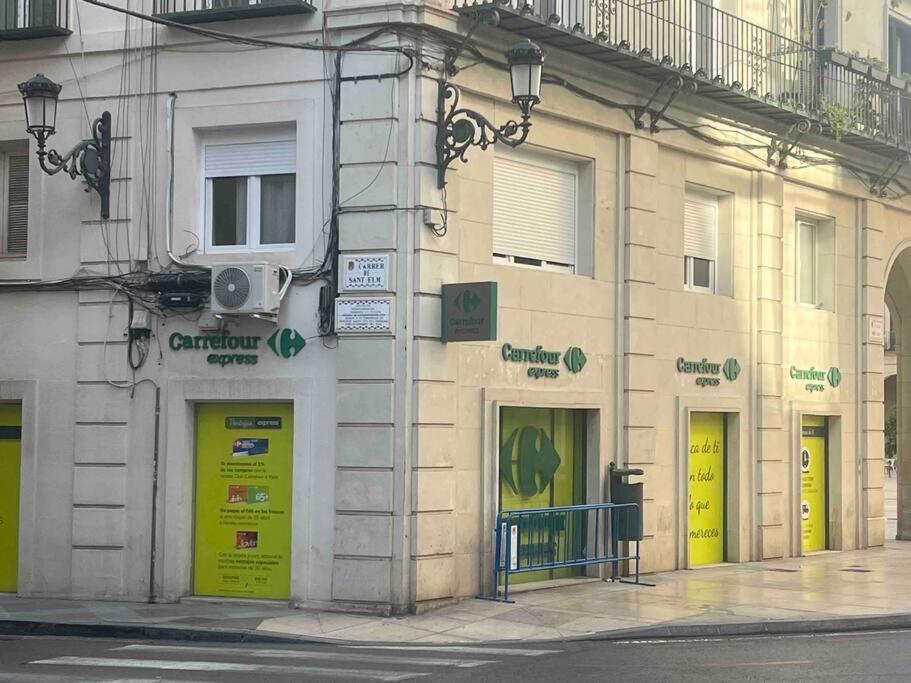 Charming & Spacious Apartment In Historic Centre & Short Walk To Beach Alicante Extérieur photo