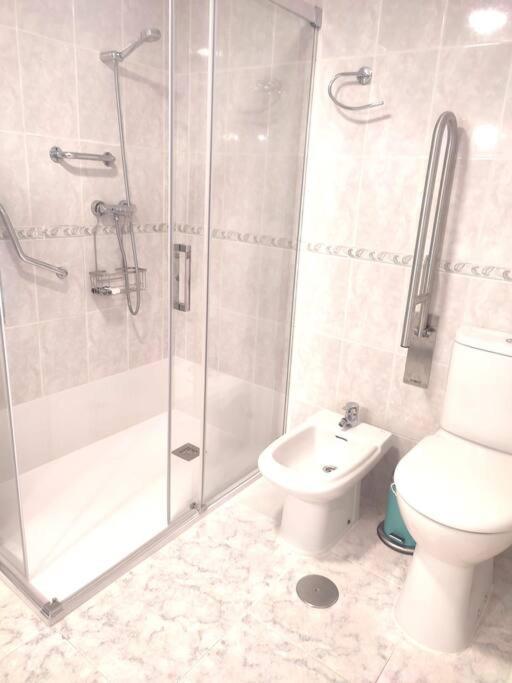 Charming & Spacious Apartment In Historic Centre & Short Walk To Beach Alicante Extérieur photo
