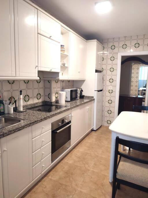 Charming & Spacious Apartment In Historic Centre & Short Walk To Beach Alicante Extérieur photo